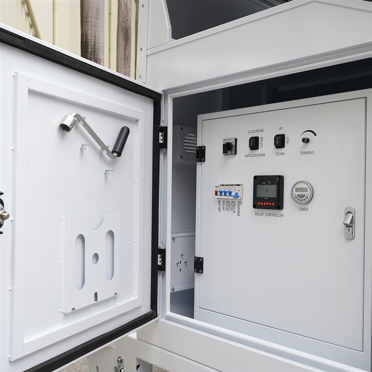 Three Solar Panels HiSKID Solar Lighting Tower factory